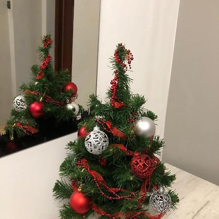 לבוב Modern Red Apartment מראה חיצוני תמונה